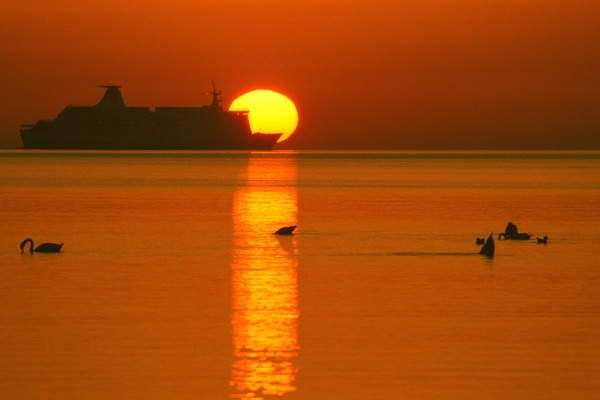 päike ja laev